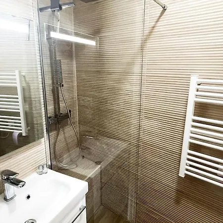 T1bis 33 M²/balcon/10 M Du Port * 卡西斯