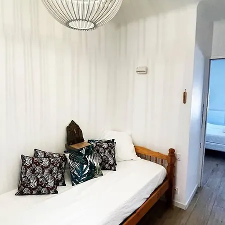 T1bis 33 M²/balcon/10 M Du Port * Cassis